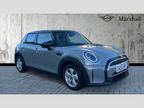 MINI Hatchback  HATCHBACK 1.5 Cooper Classic 5dr [Nav Pack]