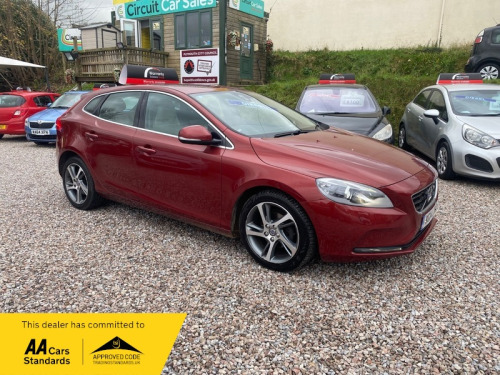 Volvo V40  D2 SE LUX