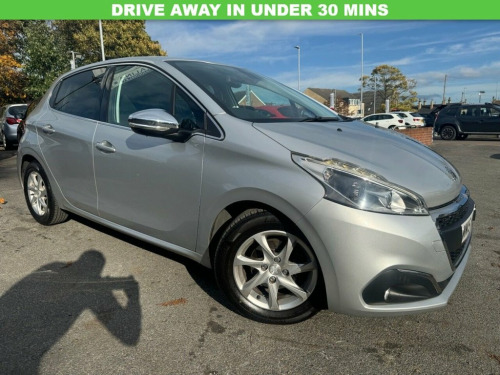 Peugeot 208  1.2 PureTech Allure Hatchback 5dr Petrol Manual Eu