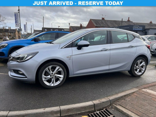 Vauxhall Astra  1.6 CDTi ecoFLEX SRi Nav Hatchback 5dr Diesel Manu