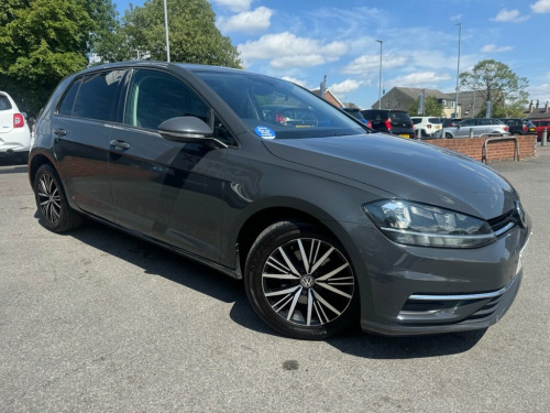 Volkswagen Golf  1.6 TDI SE Nav Hatchback 5dr Diesel DSG Euro 6 (s/