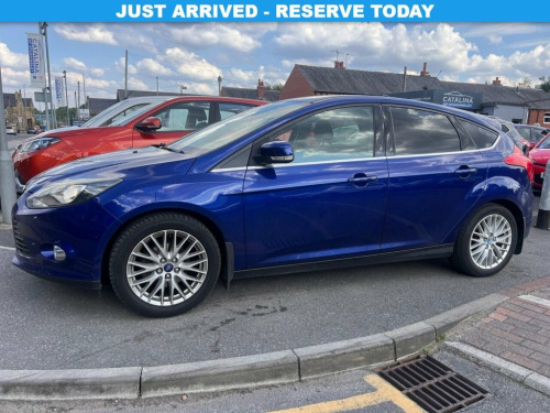 Ford Focus  1.0T EcoBoost Zetec Navigator Hatchback 5dr Petrol