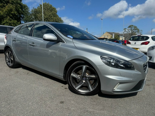 Volvo V40  2.0 D2 R-Design Hatchback 5dr Diesel Manual Euro 6