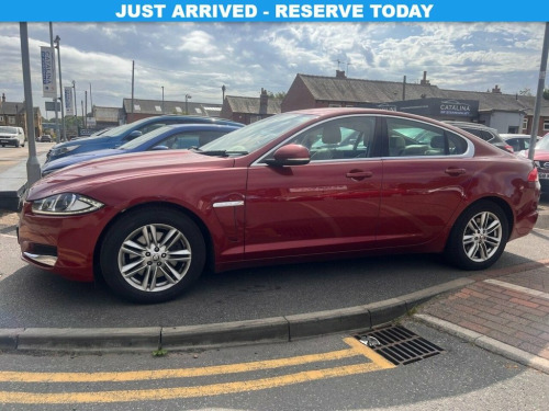 Jaguar XF  2.2d Luxury Saloon 4dr Diesel Auto Euro 5 (s/s) (1