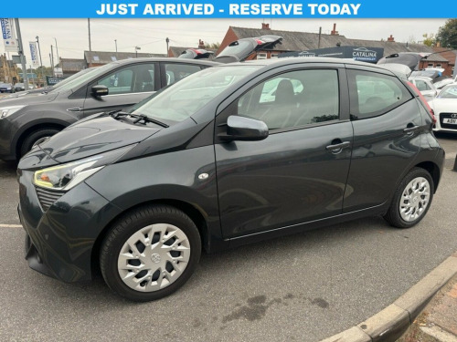 Toyota AYGO  1.0 VVT-i x-play Hatchback 5dr Petrol Manual Euro 