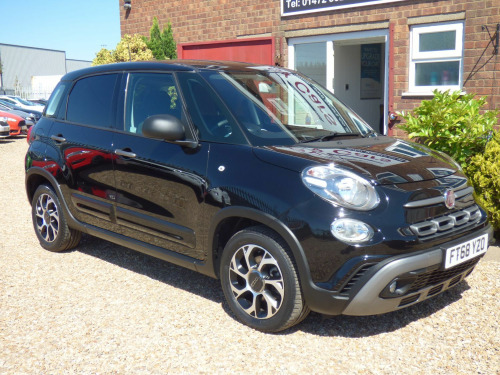 Fiat 500L  CITY CROSS 1.4 5DOOR ONLY 8,200 MILES 15 MONTHS WARRANTY 1 YEARS MOT