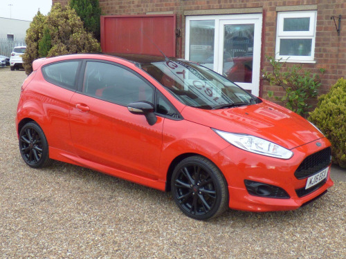 Ford Fiesta  1.0 T EcoBoost Zetec S **Â£20 ROAD TAX** **FULL SERVICE HISTORY** 15 MONTHS