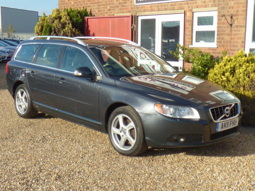 Volvo V70  2.4 D5 SE Lux **FULL SERVICE HISTORY** **AUTOMATIC** **12 MONTHS WARRANTY**