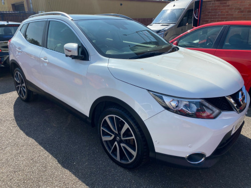 Nissan Qashqai  1.6 dCi Tekna Panoramic Roof 5 Door SUV 4WD