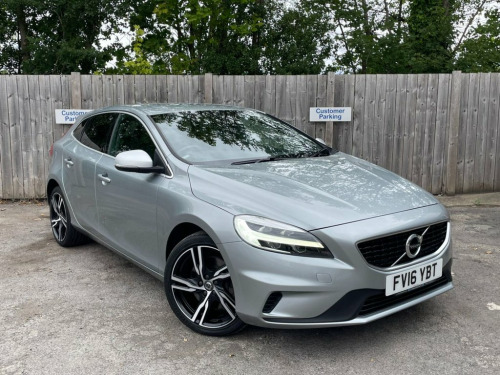 Volvo V40  2.0 D4 R-Design Pro Hatchback 5dr Diesel Manual Eu