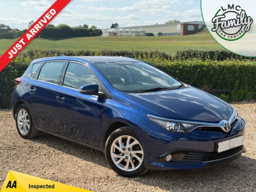 Toyota Auris  1.2 VVT-i Icon Tech Hatchback 5dr Petrol Manual Eu