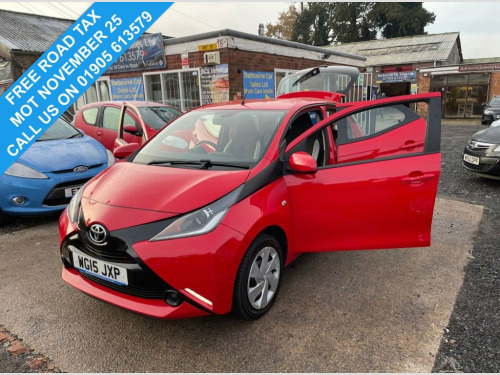 Toyota AYGO  1.0 VVT-i x-play Hatchback 5dr Petrol Manual Euro 