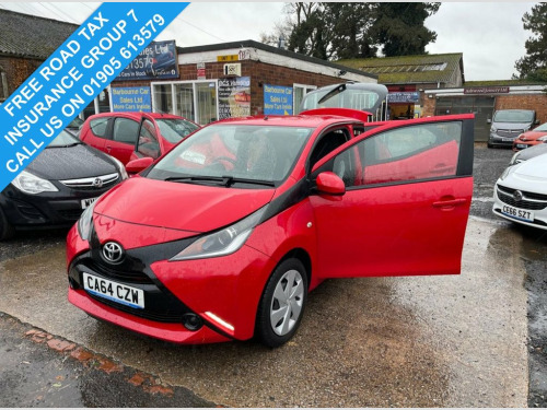 Toyota AYGO  1.0 VVT-i x-play Hatchback 5dr Petrol Manual Euro 