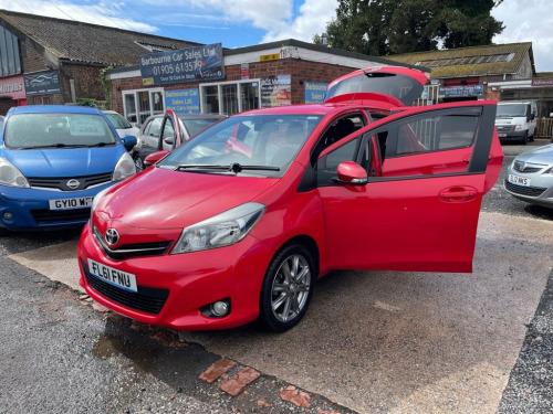 Toyota Yaris  1.33 Dual VVT-i SR Hatchback 5dr Petrol Manual Eur