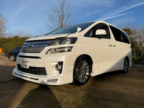 Toyota Vellfire  Golden Eyes