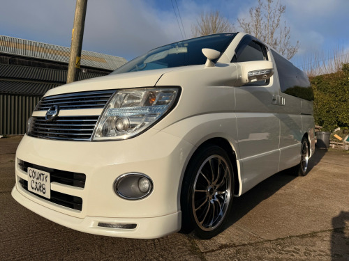 Nissan Elgrand  Highway-Star