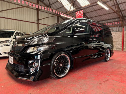 Toyota Vellfire Golden Eyes