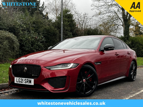 Jaguar XE  2.0 D200 MHEV R-Dynamic Black