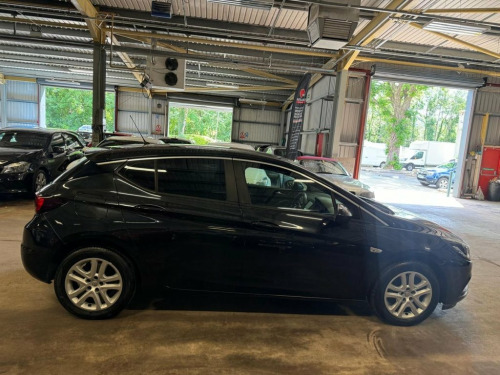 Vauxhall Astra  1.6 CDTi ecoTEC BlueInjection Design Hatchback 5dr