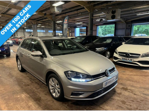 Volkswagen Golf  VOLKSWAGEN GOLF 1.6 TDI 115 SE NAV Hatchback
