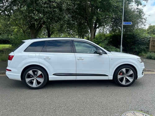 Audi Q7  3.0 TDI V6 S line