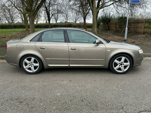 Audi A4  2.0 TDI S line