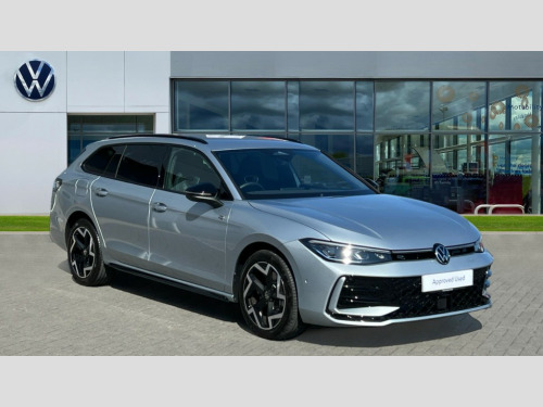 Volkswagen Passat  Passat R-Line 1.5 TSI eHybrid 204PS 6-speed DSG