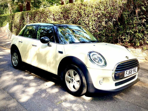 MINI Hatch  1.5 Cooper Classic Hatchback 5dr Petrol Manual Eur
