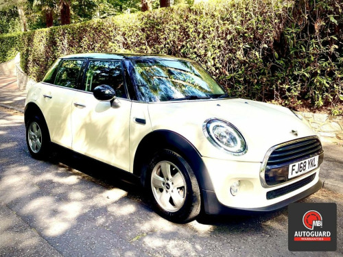 MINI Hatch  1.5 Cooper Classic Hatchback 5dr Petrol Manual Eur