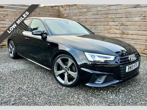 Audi A4  2.0 TFSI 35 Black Edition Saloon 4dr Petrol Manual