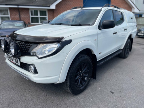 Mitsubishi L200  2.4 DI-D 4WD TITAN DCB 178 BHP 1 PREVIOUS OWNER