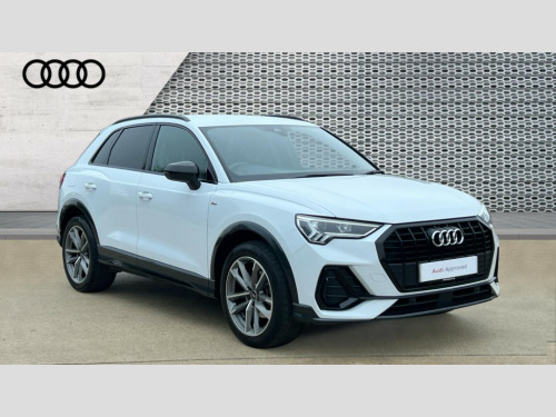 Audi Q3  Audi Q3 Black Edition 35 TFSI 150 PS S tronic