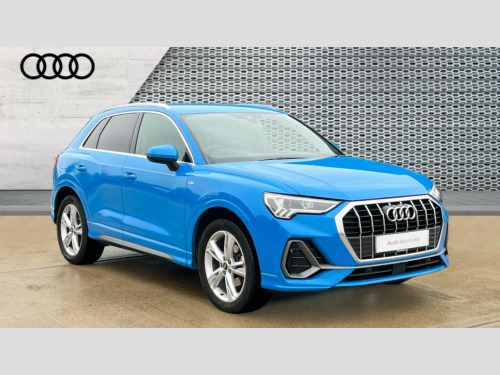 Audi Q3  Audi Q3 S line 35 TFSI 150 PS 6-speed