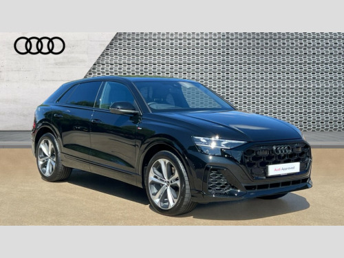 Audi Q8  Audi Q8 SUV Black Edition 55 TFSI quattro 340 PS tiptronic