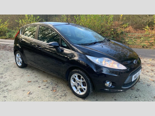 Ford Fiesta  1.4 Zetec Hatchback 5dr Petrol Manual (133 g/km, 9