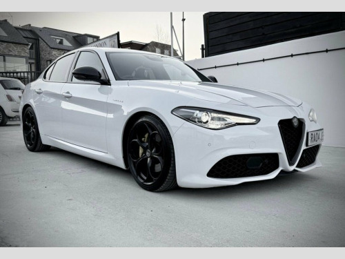 Alfa Romeo Giulia  2.0 TB VELOCE 4d 277 BHP ..JUST SERVICED + COMP WA