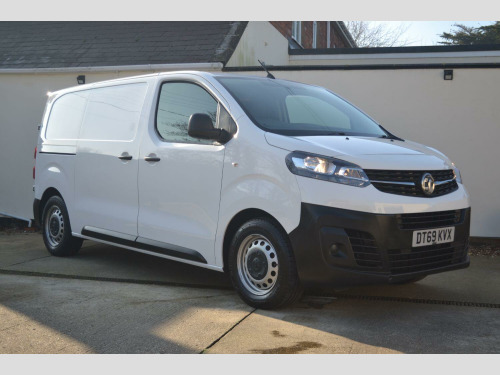 Vauxhall Vivaro  1.5 Turbo D 2700 Edition