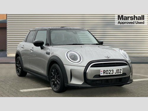 MINI Hatchback  HATCHBACK 1.5 Cooper Classic Premium 3dr 