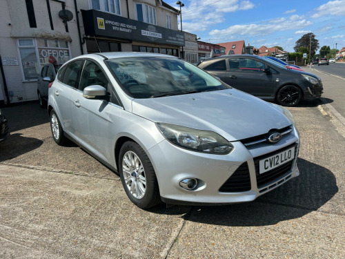 Ford Focus  1.6 Titanium Euro 5 5dr