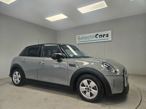 MINI Hatch  1.5 Cooper Classic Hatchback 5dr Petrol Manual Eur