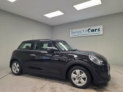 MINI Hatch  1.5 Cooper Classic Hatchback 3dr Petrol Steptronic 