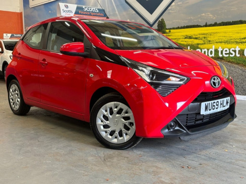 Toyota AYGO  1.0 VVT-i x-play Hatchback 5 Door Petrol Manual Re