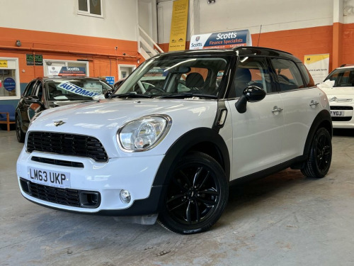 MINI Countryman  2.0 Cooper SD SUV 5 Door Diesel Manual White  FRON