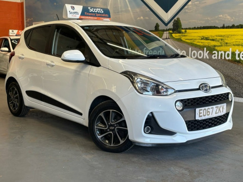 Hyundai i10  1.0 Premium Hatchback 5 Door Petrol Manual White E