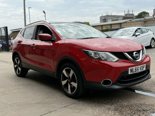 Nissan Qashqai  1.2 DIG-T n-tec+ SUV 5 Door Petrol Manual Red 2WD 