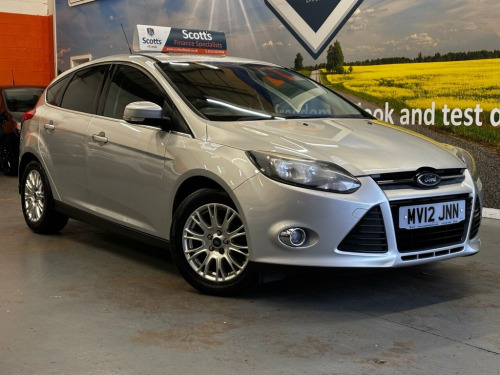 Ford Focus  1.6 Titanium Hatchback 5 Door Petrol Manual Silver