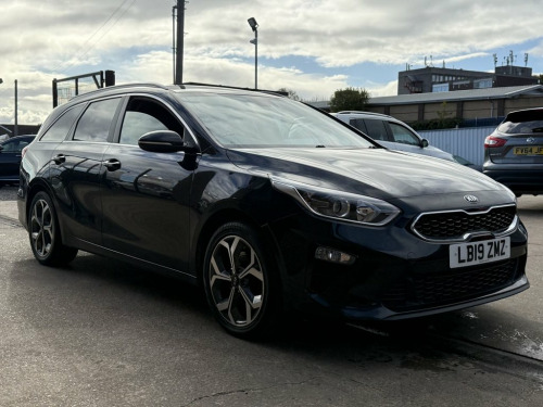 Kia ceed  1.6 CRDi 3 Sportswagon 5 Door Diesel Manual Black