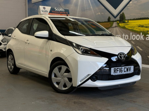 Toyota AYGO  1.0 VVT-i x-play Hatchback 5 Door Petrol Manual Wh 