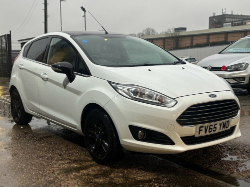 Ford Fiesta  1.0T EcoBoost Zetec White Edition Hatchback 5 Door 