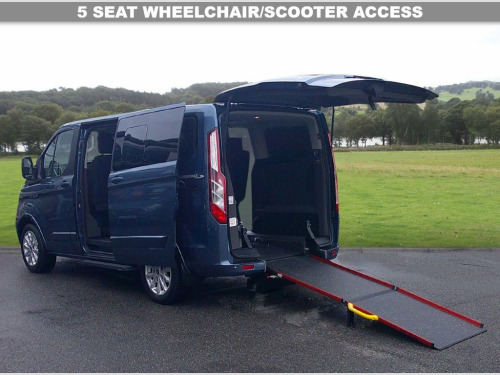 Ford Tourneo Custom  2.0 320 EcoBlue Titanium Minibus Double Cab 5dr Di